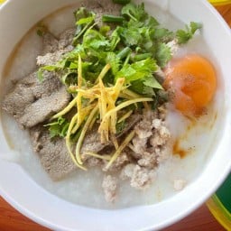 โจ๊ก - น้ำปั่น หน้าโรงบาลบางปะหัน