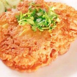 ข้าวใข่เจียวแหนมหมู 2 ฟอง ใส่ผักเพิ่มบอกได้นะ