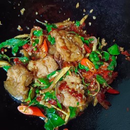 ผัดฉ่าปลาบึก