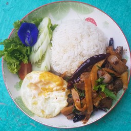 ข้าวกะเพราพริกแห้งไก่+หน่อไม้