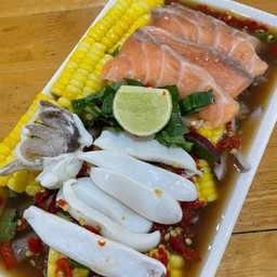 ยำแซลมอน+หมึก