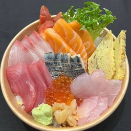 ข้าวหน้าปลาดิบรวม