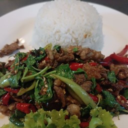 ผัดกระเพราเนื้อ