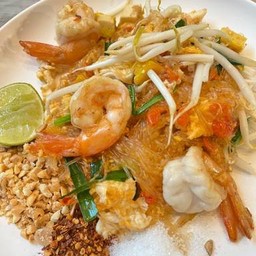 ผัดไทยวุ้นเส้นกุ้งสด