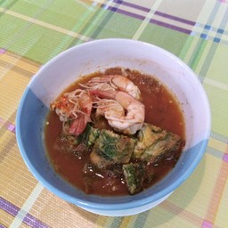 แกงส้มชะอมกุ้งสด