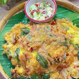 ข้าวไข่เจียวกุ้งสับ+โหระพาหอม ทานคู่พริกน้ำปลา