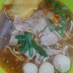 ก๋วยเตี๋ยวหมูต้มยำ มะนาวสด