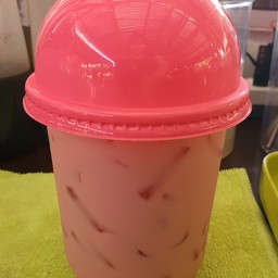 สตรอเบอร์รี่นมสด