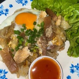 Mom’FC เตี๋ยวคั่วไก่&ข้าวไก่เทอริยากิ หัวหิน