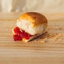 บันแยมสตอเบอรี่