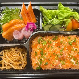 เบนโตะ ข้าวหน้าปลาแชลมอนสับ