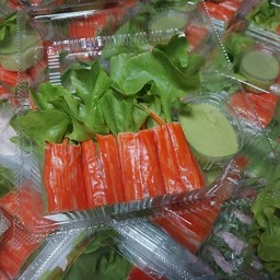 สลัดโรลปูอัด 4 คำ+น้ำจิ้มสลัดครีมซีฟูด