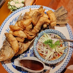 Keto ปลากะพงทอดน้ำปลา