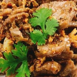 ผัดกระเทียมพริกไทย