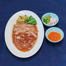 ขาหมูเป็นกับข้าว