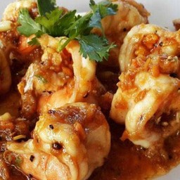 ข้าวราดกุ้งกระเทียม