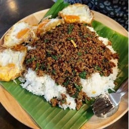 โคตรกะเพราหมูสับพิเศษ+ไข่ดาว 2 ฟอง อิ่มมาก