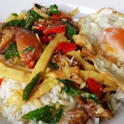 ข้าวราดหน่อไม้ไก่+ไข่ดาว