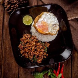 กะเพราหมูสับ+หมูวาไรตี้เลือกเองตามใจ