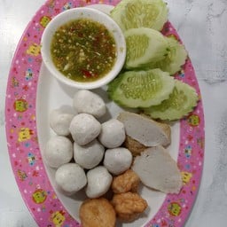 เจ๊อุ่นเย็นตาโฟ