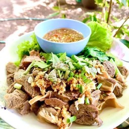 ลวกจิ้มเนื้อเปื่อย