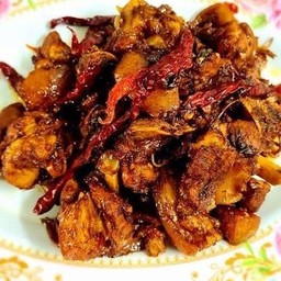 ผัดพริกแห้ง