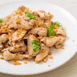 ไก่กระเทียม