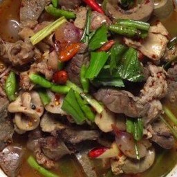 ต้มแซ่บเครื่องในเนื้อ