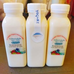 โยเกิร์ตเขย่าพร้อมดื่ม รสธรรมชาติ