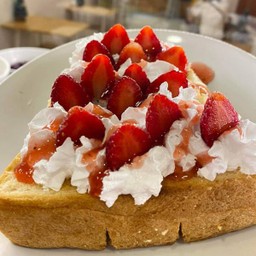 ปังปิ้งวิปครีมสตอเบอร์รี่