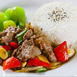 ข้าวผัดพริกเนื้อ
