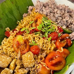 ตำมาม่าหมูสับ