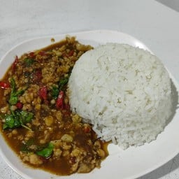 ข้าวราดกระเพรา