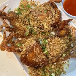 ปูนิ่มทอดกระเทียม