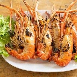 กุ้งเผาไซส์กลาง ครึ่งกิโลกรัม