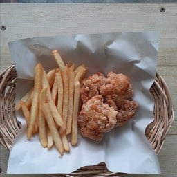 [อร่อยซ่ากับโค้ก] เฟรนส์ฟรายส์+ไก่คาราเกะ 4 ชิ้น +  โค้ก ออริจินัล (ขวด)