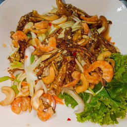 ยำมะม่วง ปลากรอบ