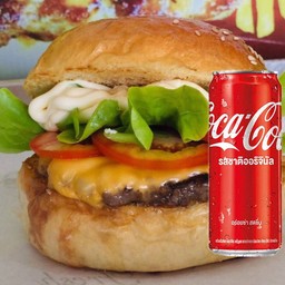 [อร่อยซ่ากับโค้ก] ชีสเบอร์เกอร์เนื้อ +  โค้ก ออริจินัล (กระป๋อง)