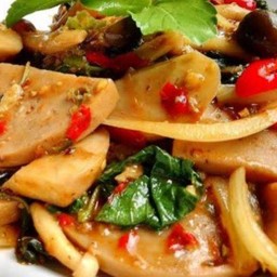 ข้าวกระเพราหมูยอ