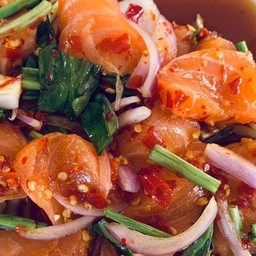 ยำแซลมอน ใส่น้ำปลาร้า