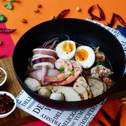 ก๋วยเตี๋ยวต้มยำตำลึงจัมโบ้