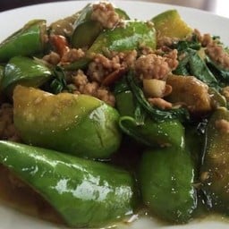 ผัดมะเขือยาวหมูสับเป็นกับ