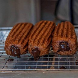 ลองบันช็อคโก้ลาวา