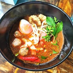 เตี๋ยวเรือน้ำตกต้มยำ