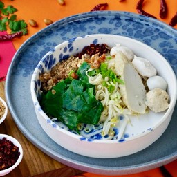 ก๋วยเตี๋ยวลูกชิ้นต้มยำตำลึง(แห้ง)