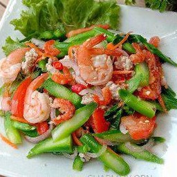 ยำคะน้ากุ้งสด