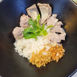 ข้าวต้มหมูรวมมิตรผองเพื่อน