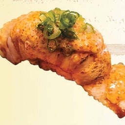 Salmon Dynamite Sushi/ซูชิแซลมอนเบิร์นซอสไดนาไมต์