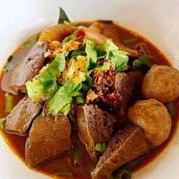 ก๋วยเตี๋ยวเรือน้ำตก