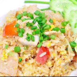 ข้าวผัดรถไฟยายนงค์